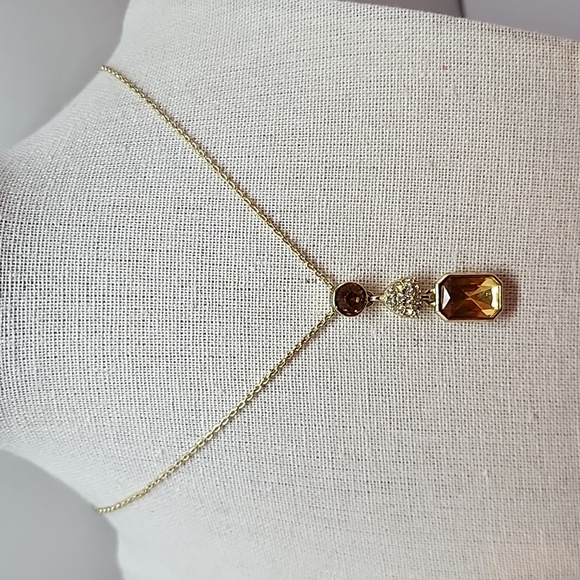 AVON Sparkle Surprise Signed Necklace - Picture 6 of 6